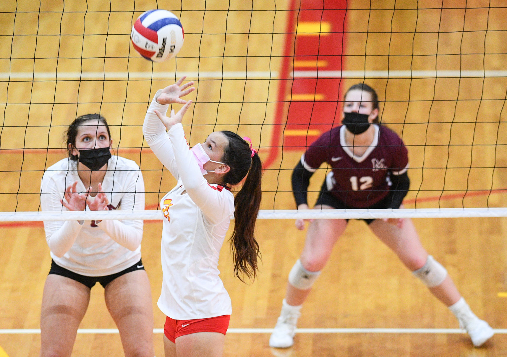 100521-qc-spt-moline-ri-vball-032